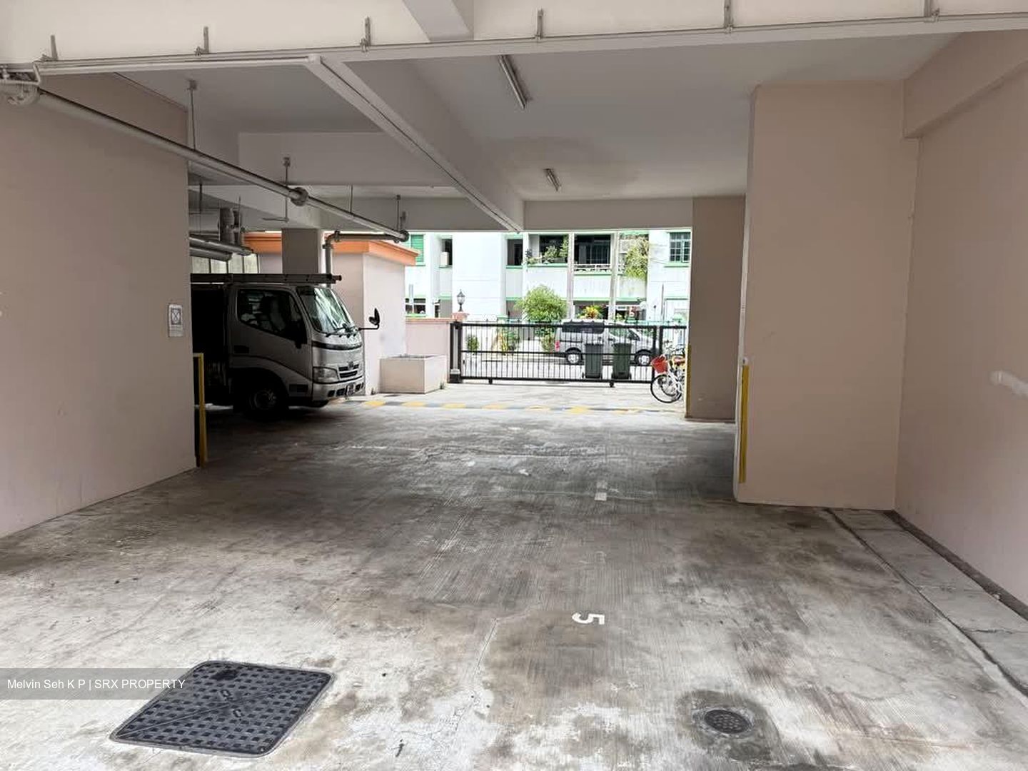 Eng Apartment (D14), Apartment #531853711